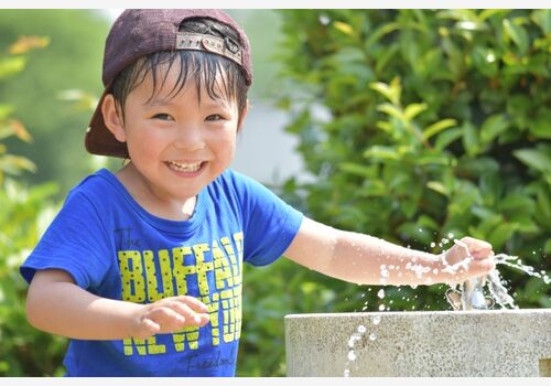 子供の猫背による影響：すぐ疲れる、落ち着きがない、自信がなさそう